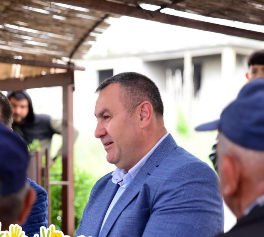 Evdar Kodheli, kandidati i opozitës për bashkinë e Fierit, intervistë në 'Kafe Shqeto'
