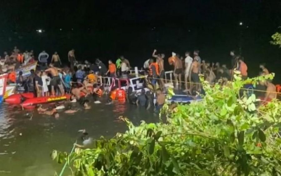 Përmbyset anija në Indi, humbin jetën 21 persona, zhduken disa të tjerë