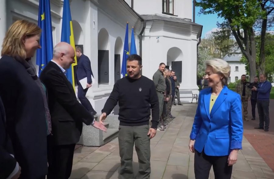Presidentja e KE Ursula von der Leyen në Ukrainë, bisedime me presidentin Zelenskyy