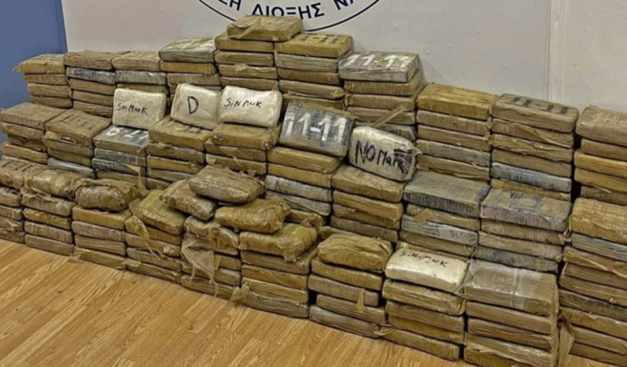 Sekuestrohen 100 kg kokainë në Greqi, droga mbërriti me konteiner në Portin e Selanikut
