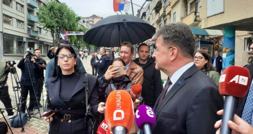 Lajçak 'pret' të zgjidhet çështja e mandatit të kryetarëve në komunat veriore