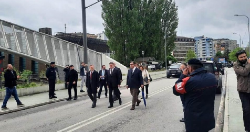 Lajçak kalon urën e Ibrit në këmbë, për t'u takuar me serbët lokalë