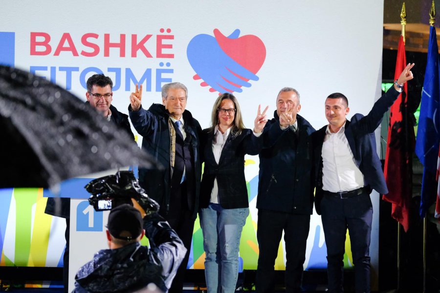 Berisha përshëndet kandidatët e opozitës në qarkun e Korçës: Fitues!