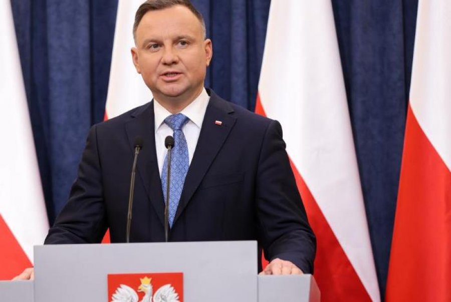 Presidenti polak sot në Tiranë, pritet me ceremoni shtetërore nga Begaj