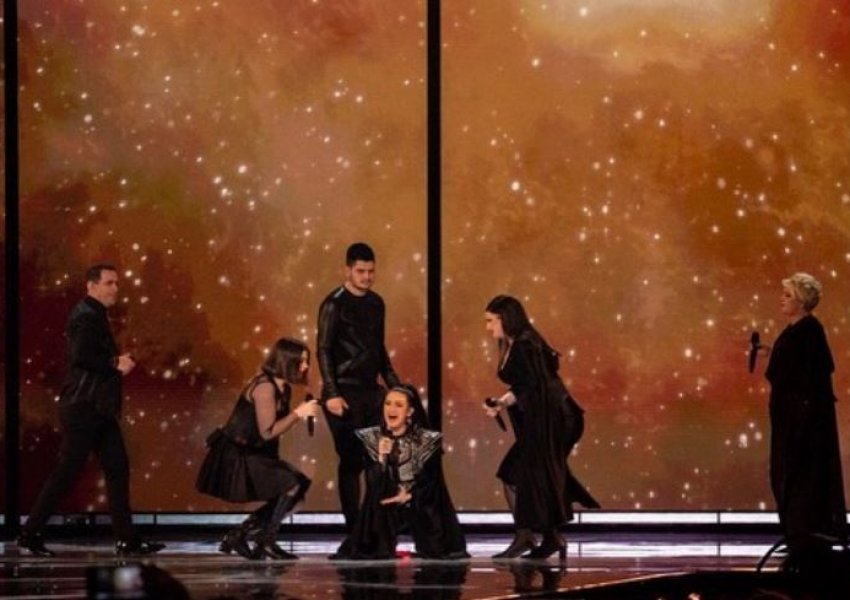 Shqipëria shkon në finalen e Eurovision 2023, 'The Times' nuk i kursen kritikat për këngën: Vajtim mistik!