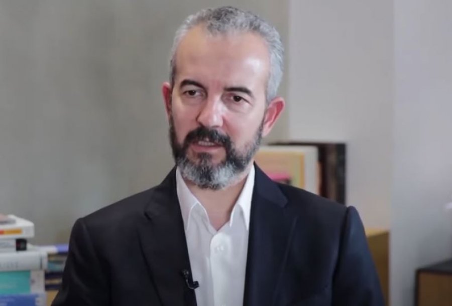 Celibashi: Fredi Beleri nuk është përjashtuar nga gara - emri i tij në fletën e votimit!