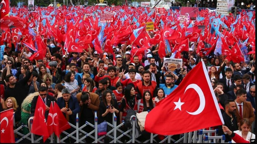 VOA: Zgjedhjet në Turqi, Edogan në aleancë me një parti radikale