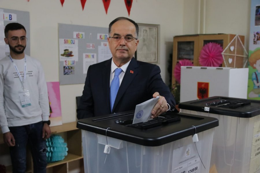 Presidenti Begaj voton: Dita që fuqia dhe pushteti i votës të bëjë ndryshimin