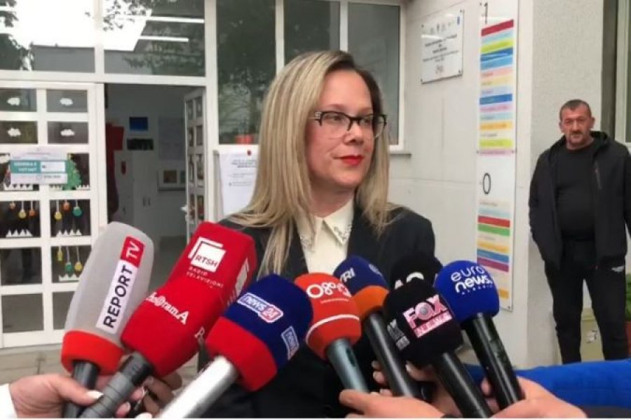  Ledina Alolli denoncon presionet në Korçë: Qëndroni larg procesit!