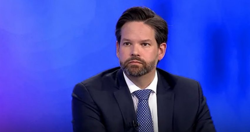 Mandl: Serbisë nuk i besohet, njohja e Kosovës është e vetmja marrëveshje përfundimtare