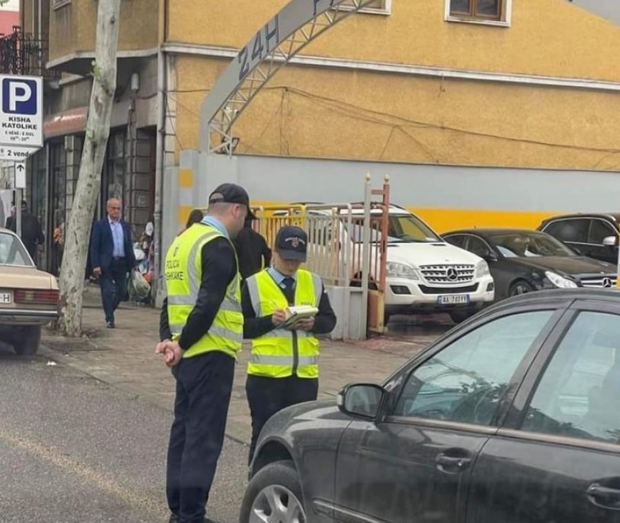 Ironia e gazetarit: Ende pa dalë rezultati në Tiranë, 500 policët bashkiakë u kthyen në detyrë si ‘bletët punëtore’…