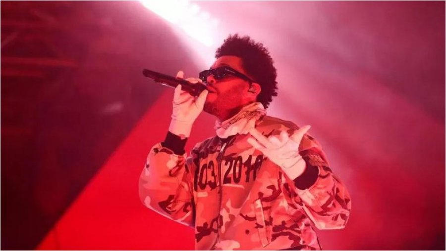 Harrojeni The Weeknd! Këngëtari ndryshon zyrtarisht emrin, por pse?