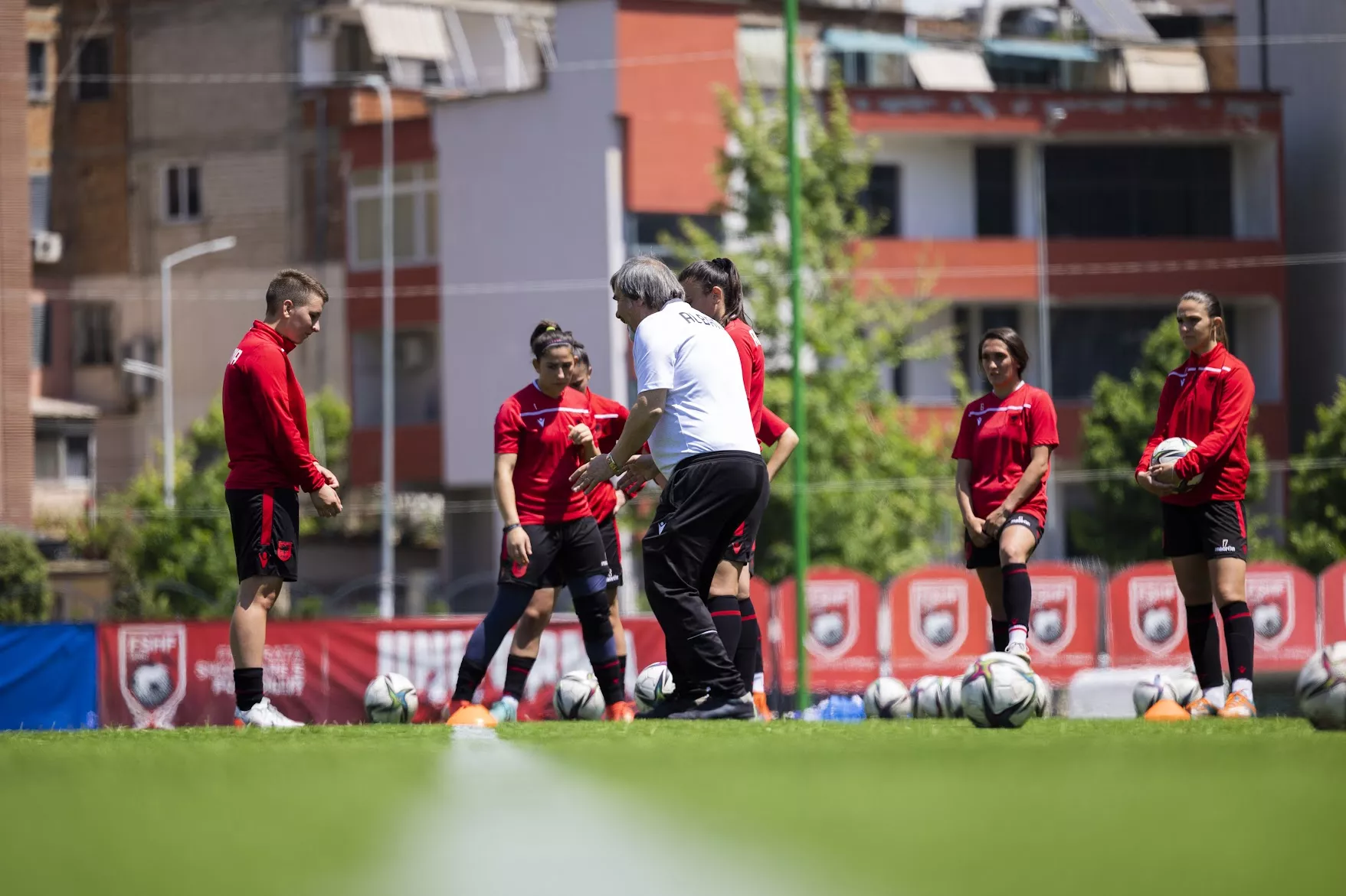 Trajneret e së ardhmes, vajzat kuqezi rrëfejnë eksperiencën dhe falenderojnë FSHF-në për nismën