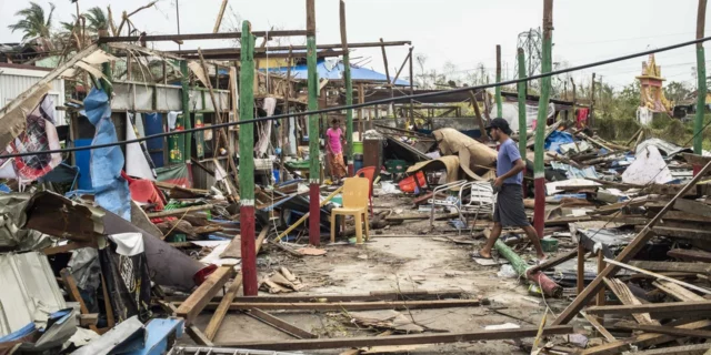 145 të vdekur nga cikloni Moka, mijëra të pastrehë