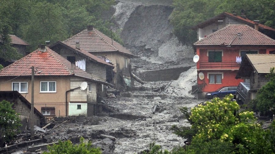 Përmbytje masive në Slloveni, humbin jetën 3 persona, stuhi të fuqishme edhe në Kroaci