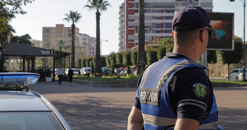 Policia e Shqipërisë me radarë automatikë nga Rruga e Kombit deri në Sarandë (Video)