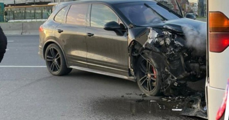 Aksidenti me 2 të plagosur në Shkodër, arrestohet 20-vjeçarja që drejtonte ‘Porsche’