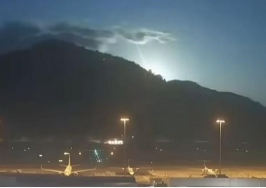 VIDEO/ Pamje spektakolare, meteori ndriçon qiellin e natës mbi Queensland