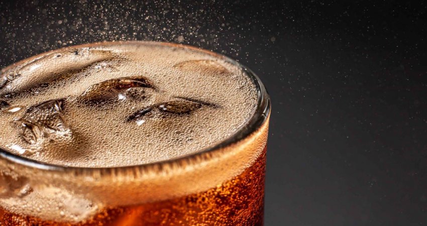 Konsumimi i më shumë se dy pije të gazuara në ditë mund të dëmtojë veshkat