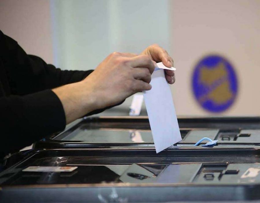 Lufta politike me mërgatën