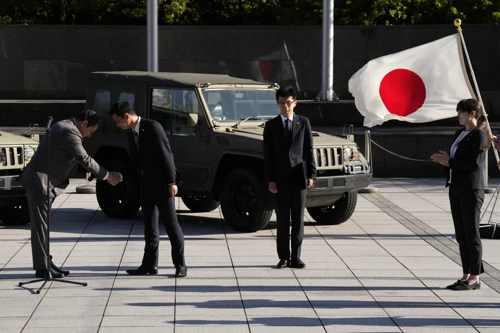 Japonia do t'i sigurojë Ukrainës, 100 automjete ushtarake