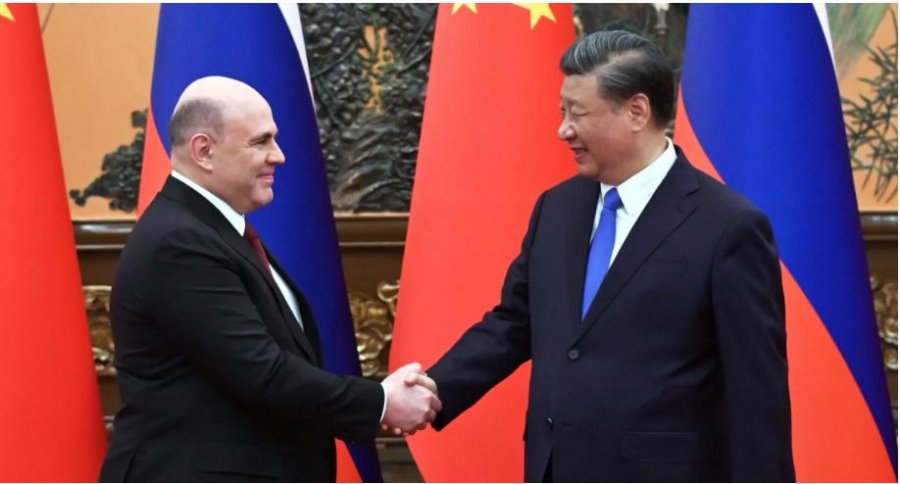 Xi Jinping takohet me presidentin rus, premton mbështetje për Moskën