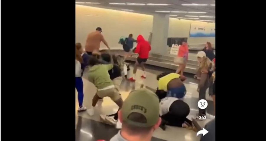VIDEO/ Përleshje masive në aeroportin e Çikagos, 2 të arrestuar