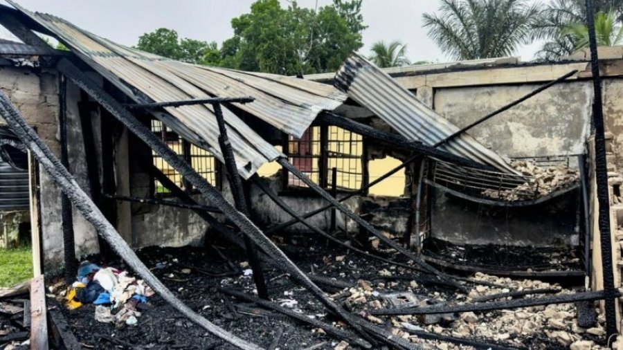 I morën telefonin, studentja nga inati dogji konviktin e studentëve, humbin jetën 19 persona nga zjarri në Guajana