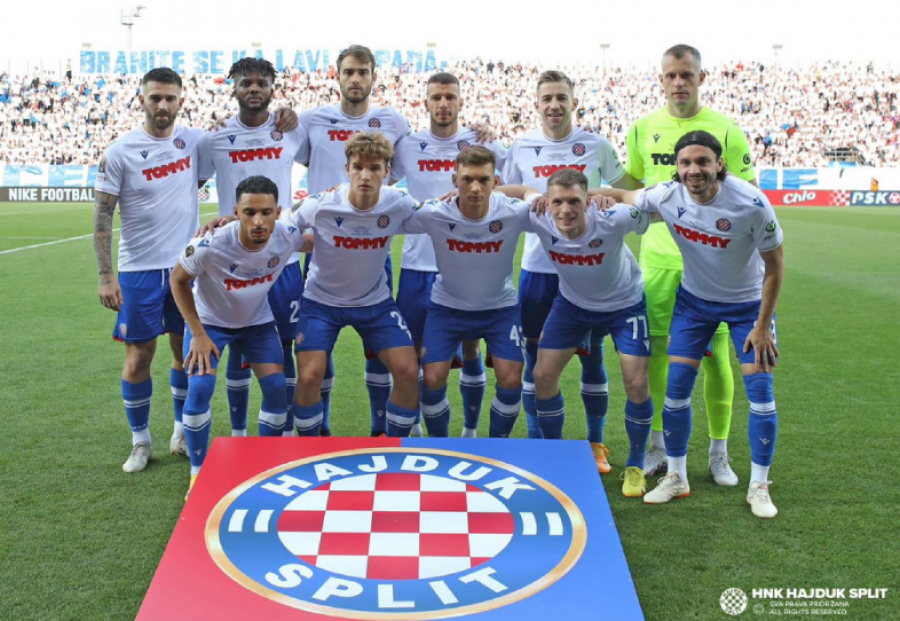 Hajduku fiton Kupën e Kroacisë, festojnë dy lojtarë ‘Dardanë’