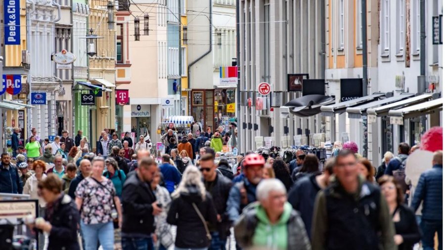 Gjermania bie në recesion, konsumatorët shpenzojnë më pak