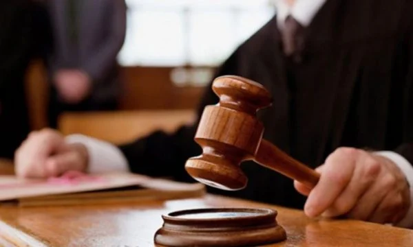 Prokuroria kërkon nga Apeli ashpërsimin e dënimit për tre të akuzuarit për shitblerje të armëve