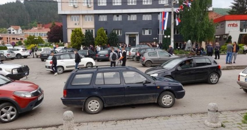 Ish-ministri Gashi: Do të ketë përsëri zgjedhje në veri, kryetarët të mos shkojnë në zyrë të hënën 