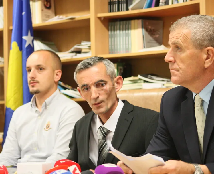 Kosovë, kryetarët e rinj në veri betohen të punojnë për të mirën e qytetarëve