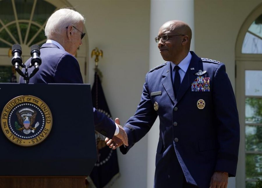 SHBA, gjenerali i mbiquajtur ‘Krijesa e moçalit’ emërohet Shef Shtabi i Ushtrisë