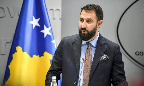 Krasniqi: Kryetarët në veri do të vazhdojnë punën në objektet e komunave