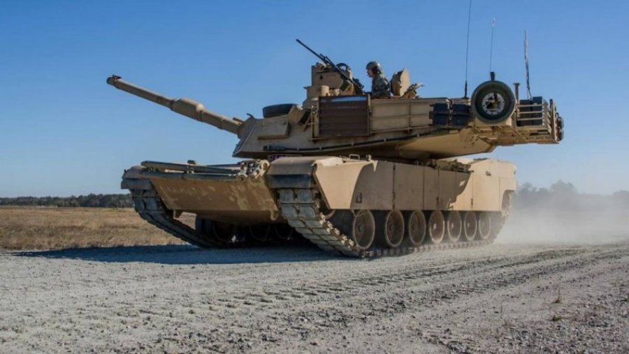 Ushtarët ukrainas po zhvillojnë stërvitjet me tanket amerikane M1 Abrams, që njihen si më të avancuarat në botë