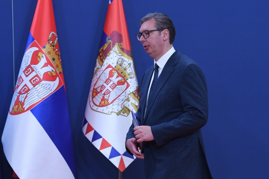 Serbi, Aleksandër Vuçiç jep dorëheqjen nga drejtimi i Partisë Progresive Serbe