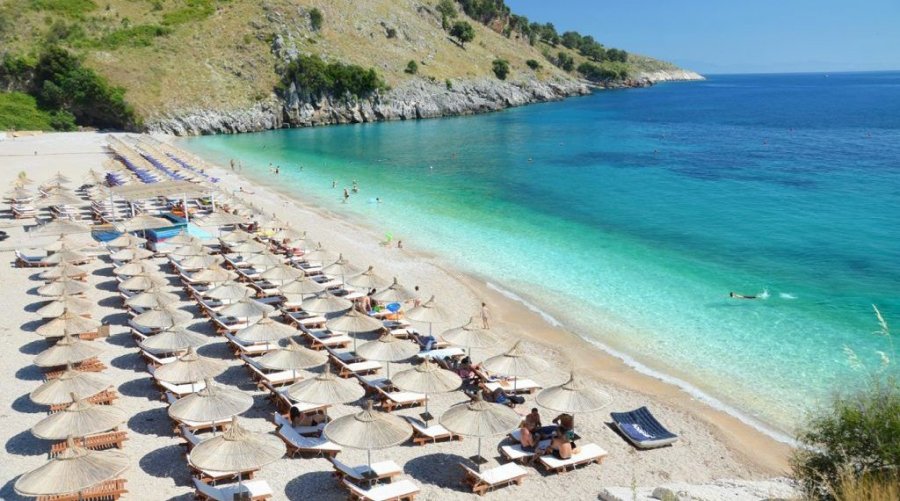 'Në Shqipëri, shumë turistë e pak punëtorë'
