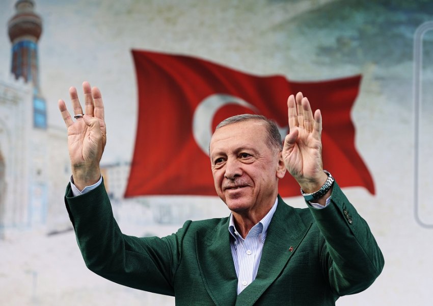 Fitorja e Erdoganit  e lë vendin të ndarë