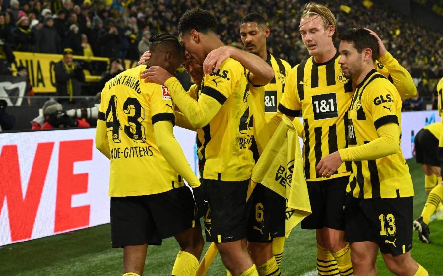 Lot dhe largime/ Dortmundi ndahet me 5 lojtarë