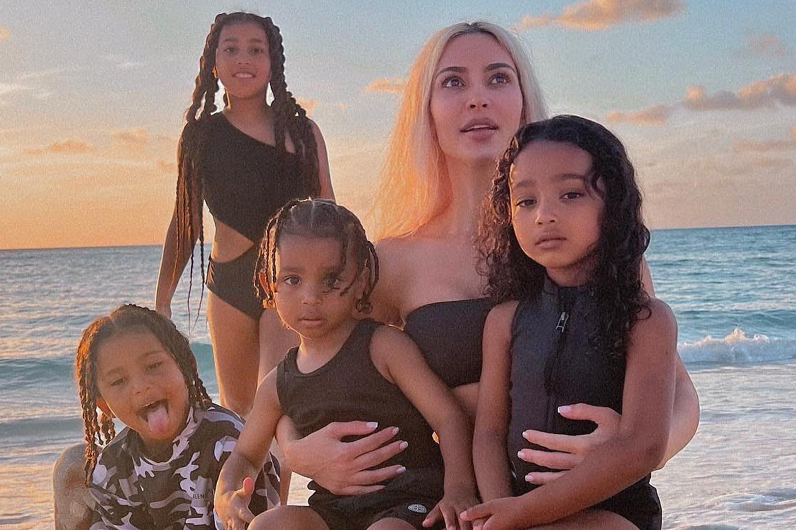 Kim Kardashian u dhuron fëmijëve për ditëlindje diçka që paratë nuk e blejnë dot