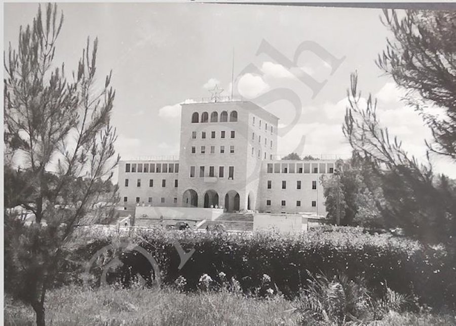 Më 30 maj 1957, dekreti mbi krijimin e Universitetit Shtetëror të Tiranës