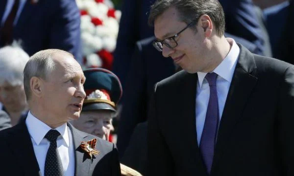 Korrespondenti i Kyiv Post: Vuçiq këlysh i Putinit, po provokon një konflikt drithërues në Ballkan