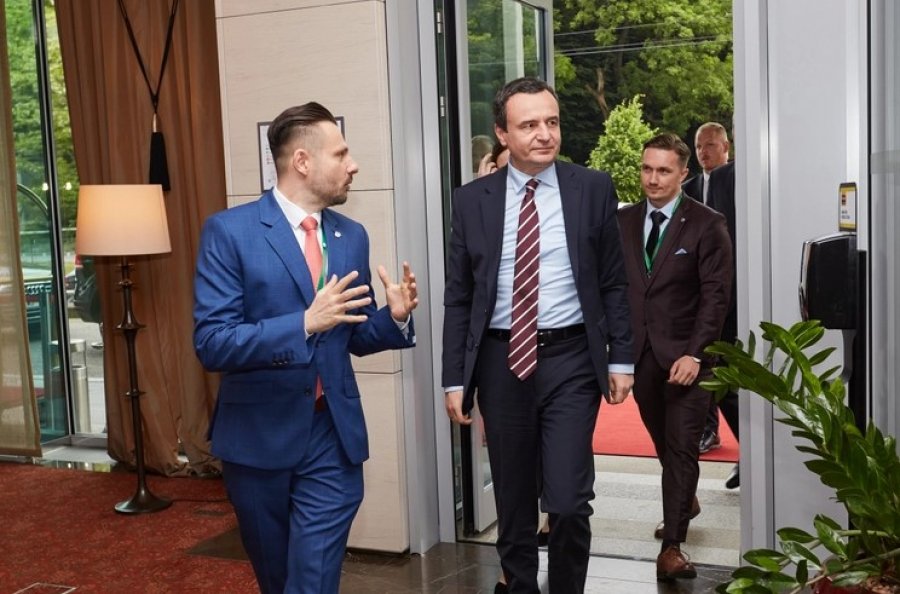 Kurti mbërrin në Bratislavë/ Vuçiç refuzoi dje forumin e rëndësishëm