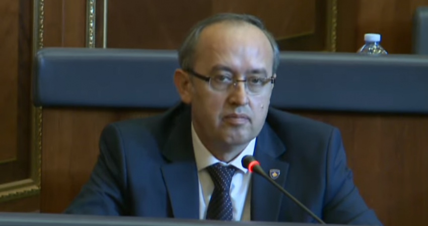 Hoti kritika Qeverisë: Shpenzuan mbi dy miliardë euro buxhet, s’mund t’i përmendin tri projekte madhore