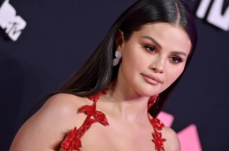 Selena Gomez më në fund ka folur për konfliktin Izrael-Palestinë, por fansat e saj nuk janë të kënaqur