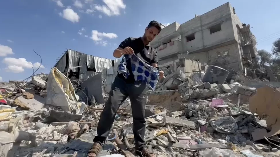 Rrëfimi i trishë i një babai palestinez që humbi 11 anëtarë të familjes gjatë një shpërthimi