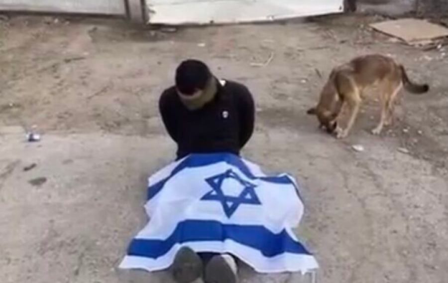 Ushtarët izraelitë filmojnë veten duke keqtrajtuar palestinezë me sy e duar të lidhura