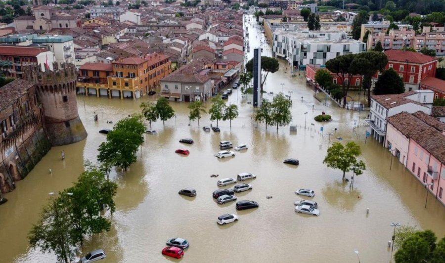 Propaganda/ I mbytet qyteti që drejton vetë me 20 min shi, thotë se do ndihmojë Toskanën mijëvjeçare