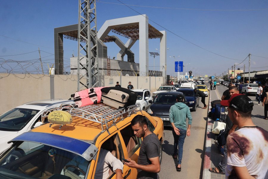 Pezullohen evakuimet e palestinezëve përmes kalimit në Rafah